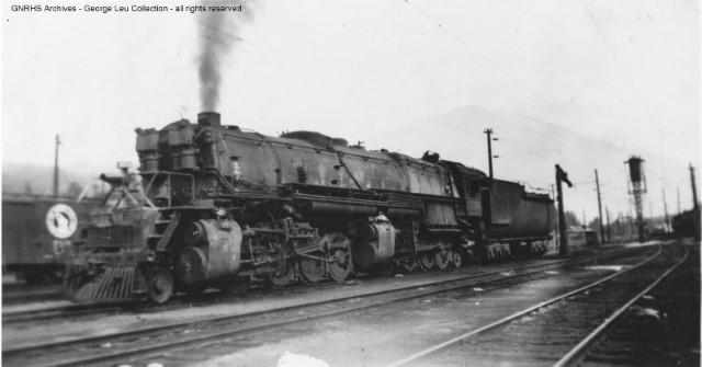 Snapshot of GN "mallet" 2036 at Skykomish, WA, taken by George E. Leu in 1944. GNRHS Archives, George Leu Collection.