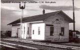 http://www.gn-npjointarchive.org/GNRHSBohi/_t/Fisher, MN GN Depot Look NE June 1970 Bohi Photo_jpg.jpg