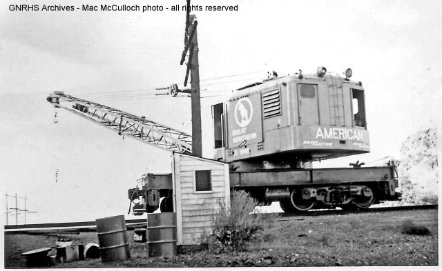 Photo by Mac McCulloch of 1968 repairs to Rock Island bridge across Columbia River south (railroad east) of Wenatchee, WA